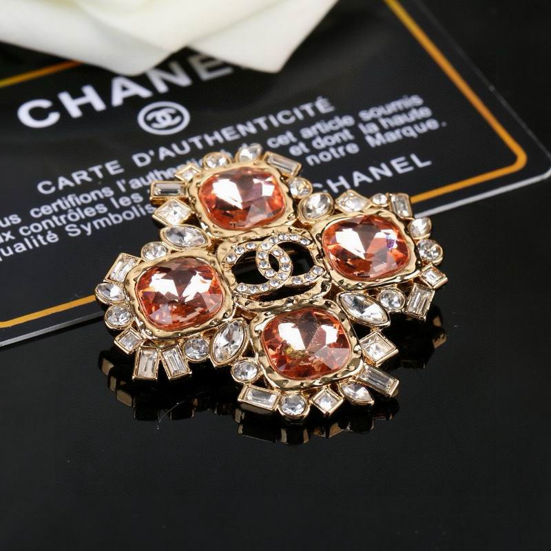 Chanel Brooch 03yxs225